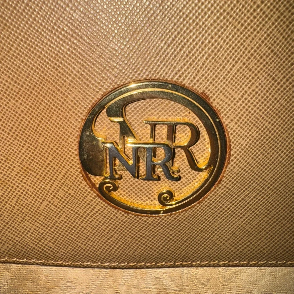 🌹Nina Ricci 🌹 canvasTan and Gold top handle bag